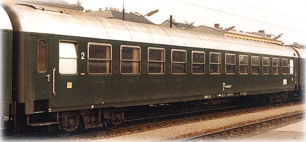 ÖBB Schnellzugwagen Type UIC-X, Ein Bericht Von Ernst Sladek